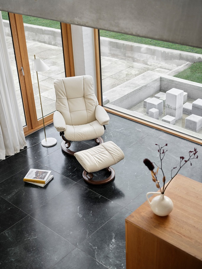 Fauteuil-relaxation-Stressless-Mayfair-M-Classic-Bat-Cream-Walnut